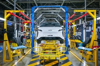 Москвич запустил производство электромобилей Umo на базе GAC