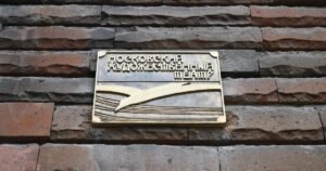 Назначен новый ректор Школы-студии МХАТ: Константин Богомолов