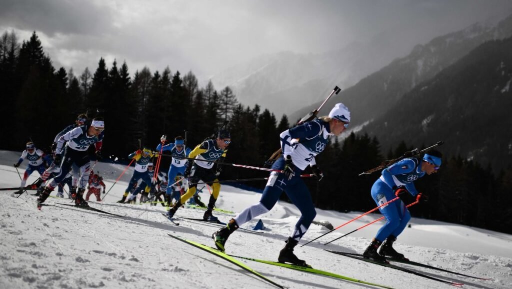 Олимпиада 2026: Канада и США в финале хоккея, загадочный сход итальянца в биатлоне