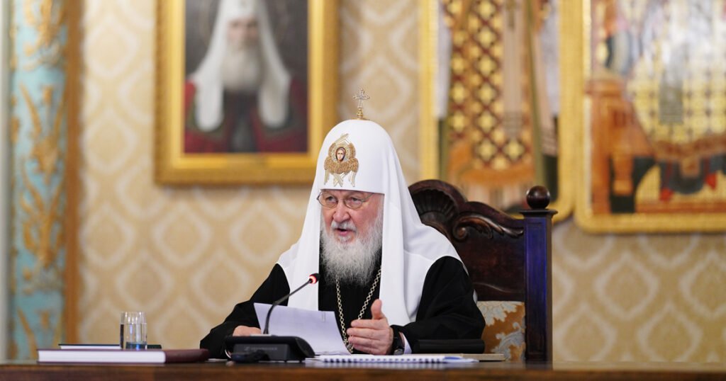 Патриарх Кирилл: Церковь противодействует мигрантским анклавам через просвещение