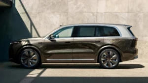 Представлен новый Li Auto L9 Livis: 6,2 млн рублей и технологии будущего