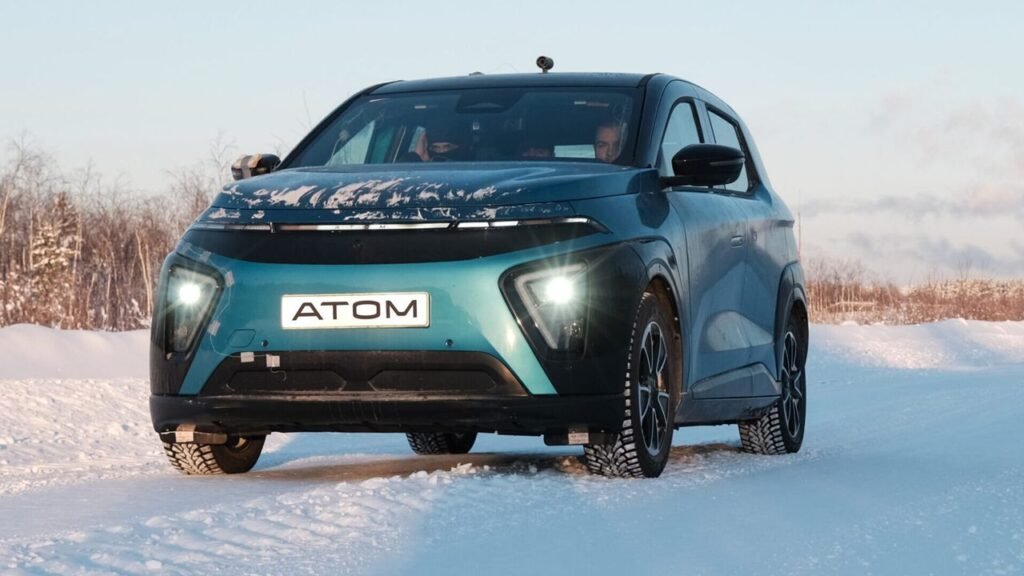 Российский электромобиль «Атом» успешно прошел зимние испытания в Сургуте
