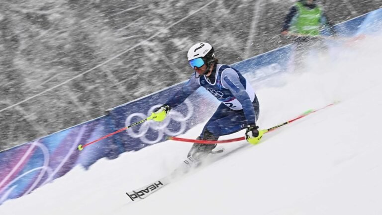 Российский горнолыжник Ефимов сошел с трассы на Олимпиаде-2026
