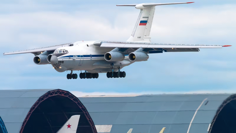 Российский Ил-76 доставил тайный груз на Кубу