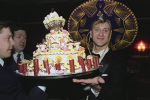 Сергей Пенкин: 65 лет на сцене - от дворника до 'Принца Серебряного'