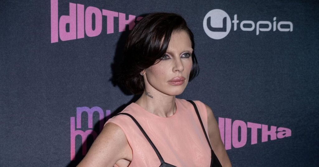 Скандальный модный шаг: бывшая девушка Канье Уэста следует за его женой