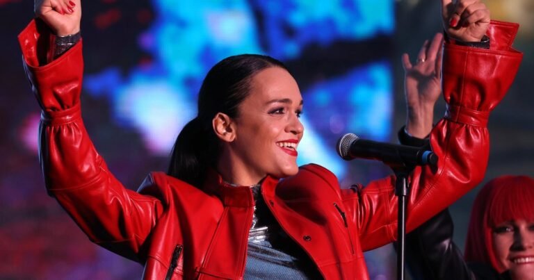 Слава рассказала о нервном срыве на концерте и его последствиях