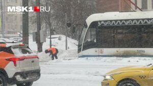 Снегопад «Валли» парализовал Москву: пробки на МКАД и очереди в метро