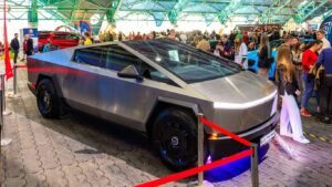 Tesla отложила интеграцию CarPlay из-за проблем с Apple Maps