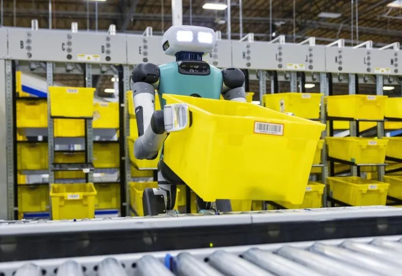 Toyota внедряет человекоподобных роботов Agility Digit на сборке RAV4