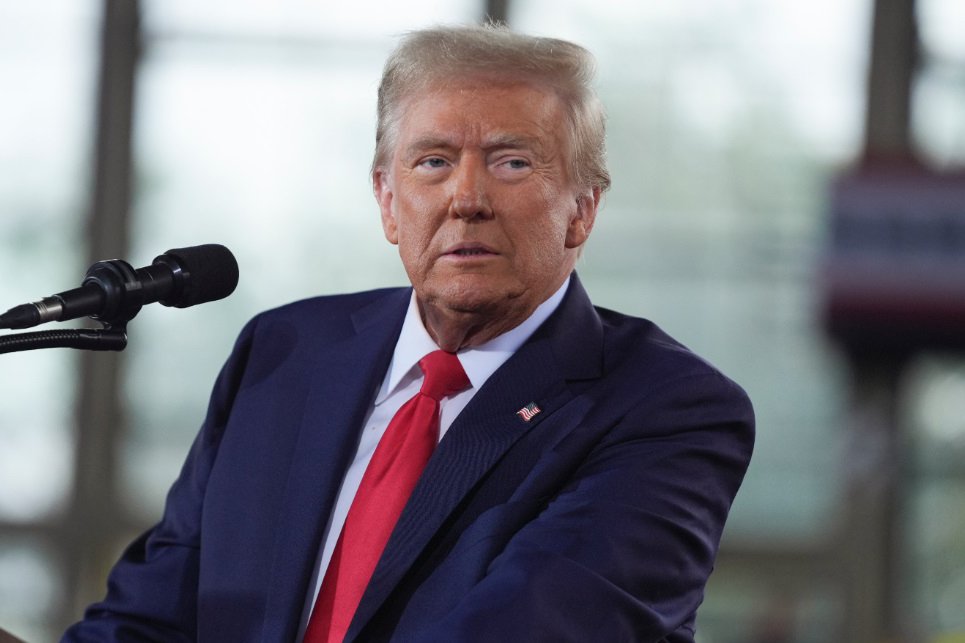 Трамп призвал Иран к переговорам на фоне эскалации напряженности