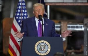 Трамп ввел глобальные пошлины в 10% на импорт из всех стран