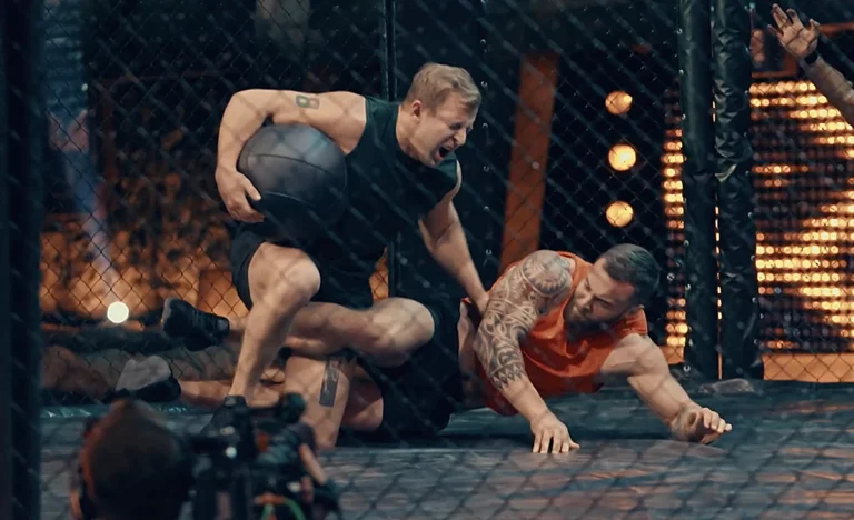 Травмы и напряжение в шоу 'Титаны': Регбист чудом остался в игре