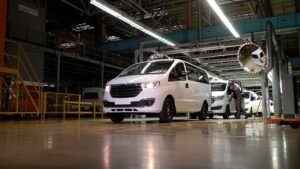 В Елабуге стартовало производство минивэнов SF1