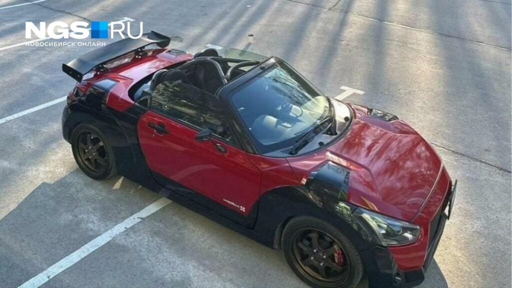 В Новосибирске продают редкий черно-красный кабриолет Daihatsu Copen за 1,8 млн рублей