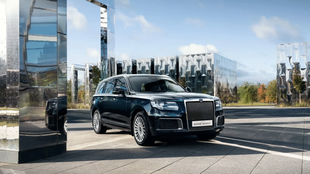 В России стартовали торги за новый Aurus Komendant 2023 года со скидкой 5,7 млн рублей