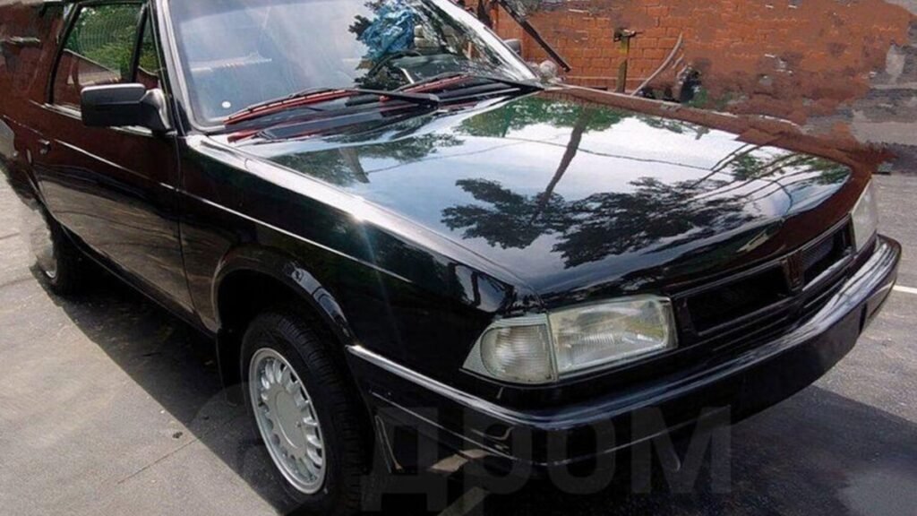 В России выставлен на продажу редкий «Москвич»-купе: цена удивляет