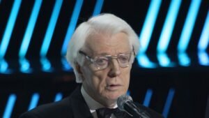 Внучка Стриженова раскрыла тайну отсутствия памятника на могиле дедушки