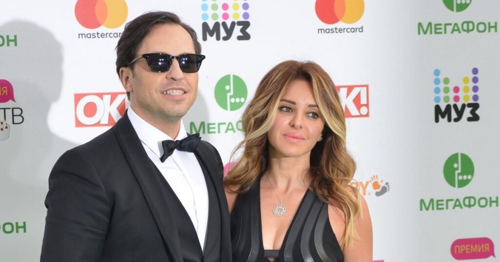 Жена Александра Реввы блистает в мини-платье