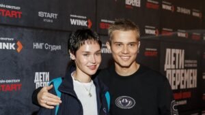 Звезда сериала «Слово пацана» Азиз Минекаев с женой покинули Россию