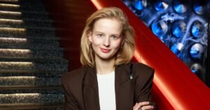 Звезды на премьере: Куценко и Бортич о комедии «Встать на ноги»