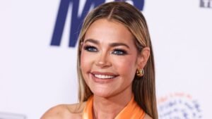 55-летняя актриса из Бонда раскрыла секрет своей youthful внешности