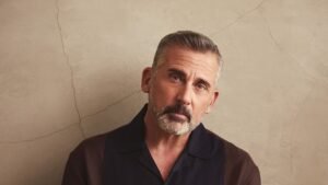 63-летний Стив Карелл удивил фанатов своей моложавой внешностью на обложке журнала