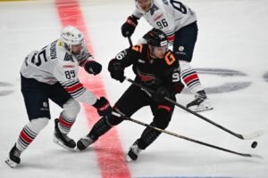 «Авангард» в шаге от победы: Омск повёл в серии плей-офф КХЛ