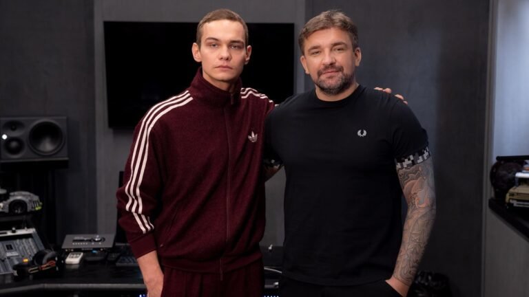 Баста показал фото со Славой Копейкиным, который сыграет его в байопике