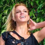 Бритни Спирс опубликовала редкое фото с сыновьями на яхте