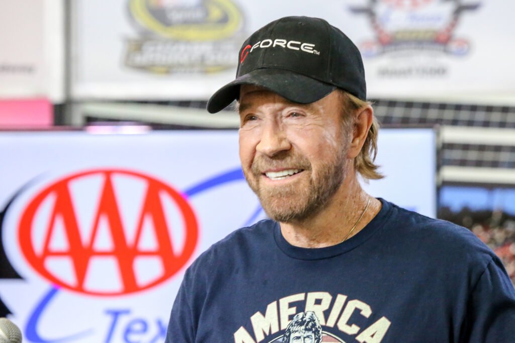 Чак Норрис госпитализирован: состояние здоровья актёра