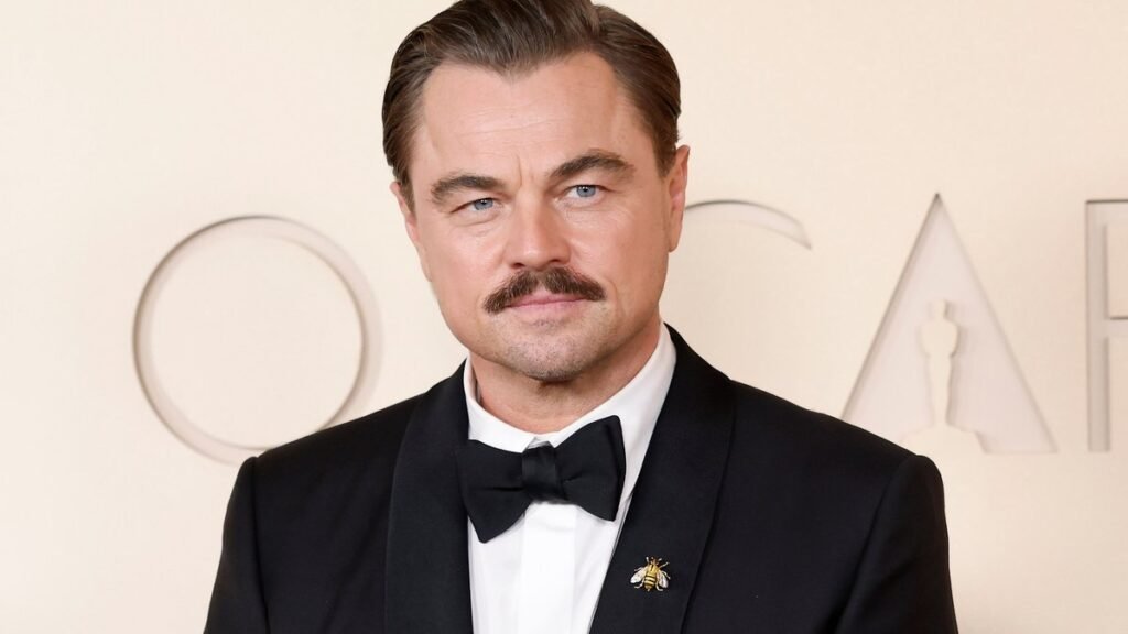 ДиКаприо в новом образе: усы Педро Паскаля стали причиной насмешек