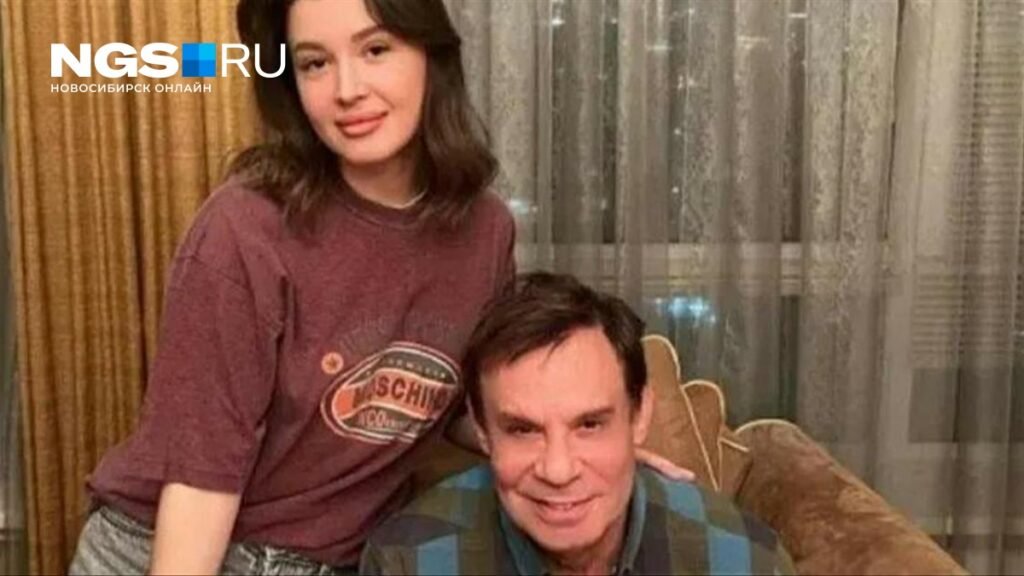 Ефим Шифрин и его молодая спутница: 70-летний юморист поразил публику