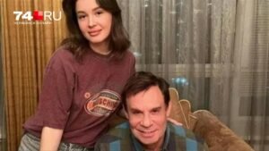 Ефим Шифрин и его молодая спутница: детали романа