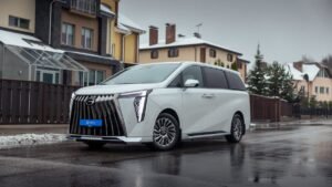 GAC снизила цены на минивэн M8 в России