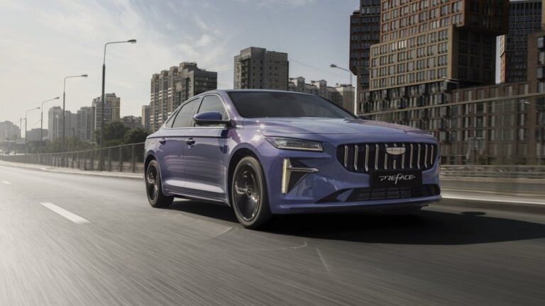 Geely представила обновленный седан Preface в России