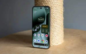 Google Pixel 10 подешевел: стоит ли брать компактный флагман?