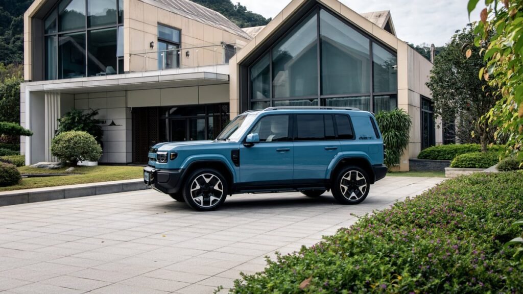 iCaur анонсировала выход кроссовера V27 на российский рынок в 2026 году