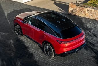 Infiniti QX65: Раскрыта начинка и дизайн салона