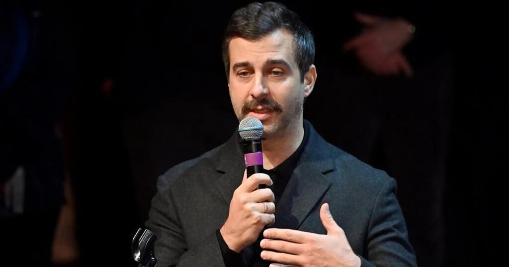 Иван Ургант открывает калитки душ