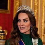 Кейт Миддлтон блистала в изумрудном платье на приеме у короля Карла III