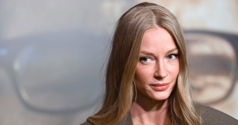 Ходченкова после конфуза на красной дорожке: фото в порванном платье