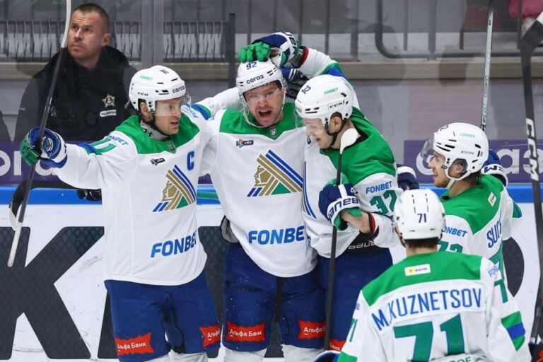 КХЛ: «Салават Юлаев» спасся благодаря Кузнецову, драка в Хабаровске и волевая победа «Лады»