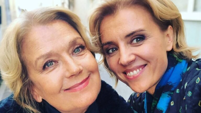 Ксения Алферова поздравила маму с 75-летием