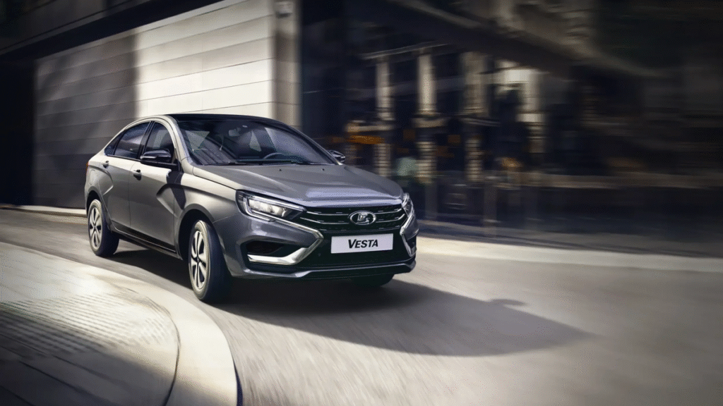 Lada Vesta доступна по подписке за 1500 рублей в день