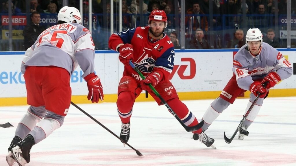 «Локомотив» обыграл «Спартак» в стартовом матче серии Кубка Гагарина