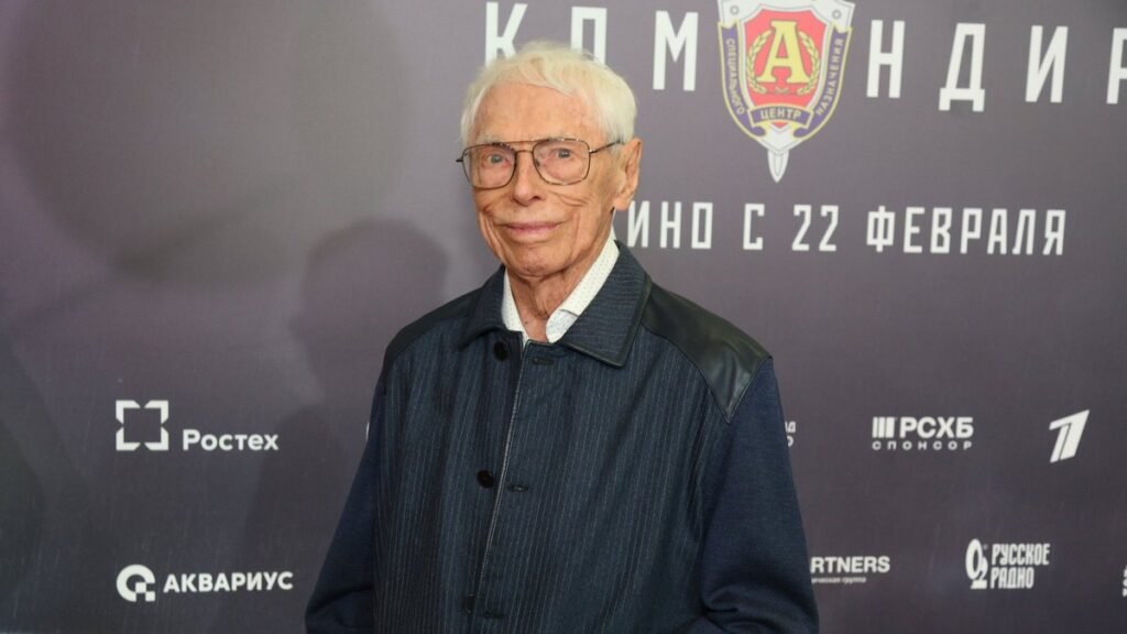 Лукашенко поздравил Зацепина со столетием