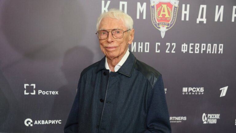 Лукашенко поздравил Зацепина со столетием