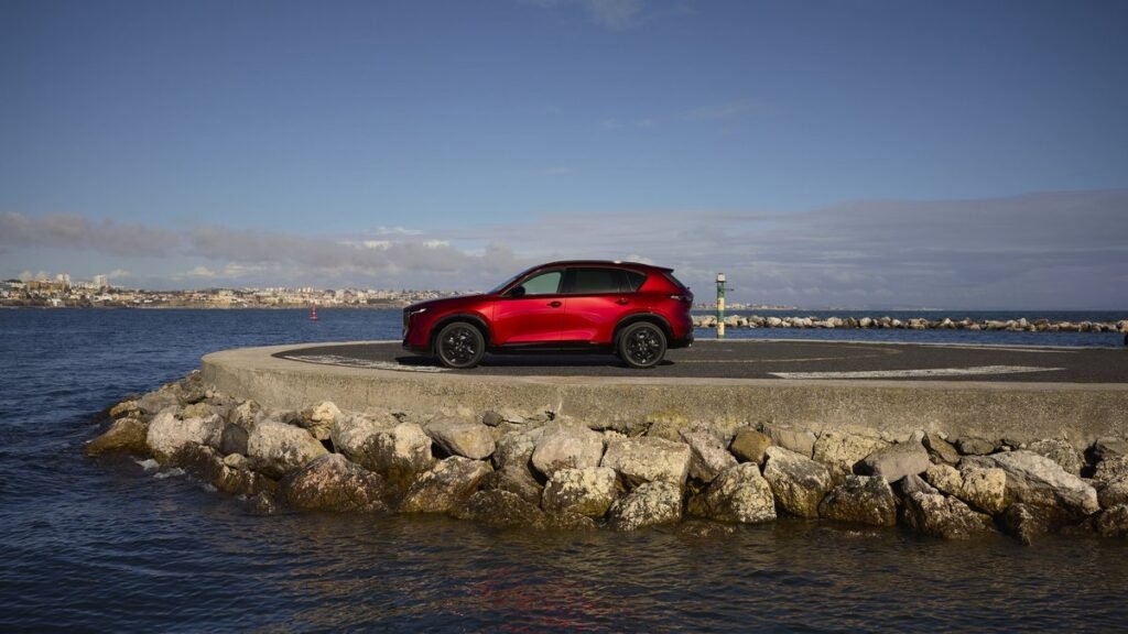 Mazda CX-5 стал лидером продаж среди некитайских автомобилей в России