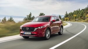 Mazda CX-5 стал лидером среди иномарок в РФ, обогнав Toyota RAV4